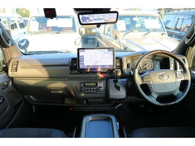 TOYOTA HIACE VAN 2WD 2022 Image 31