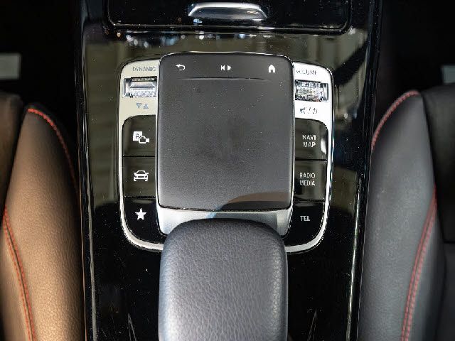 MERCEDES BENZ CLA SH 2020 Image 31