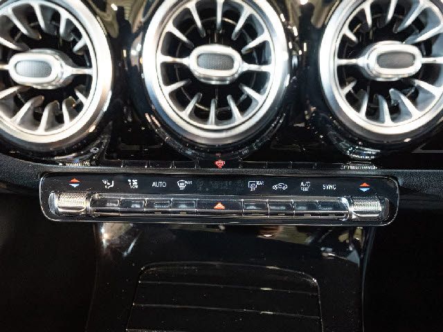 MERCEDES BENZ CLA SH 2020 Image 31