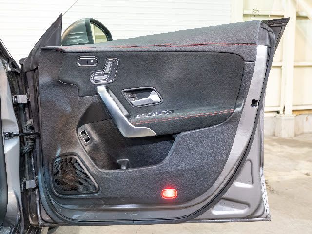 MERCEDES BENZ CLA SH 2020 Image 31