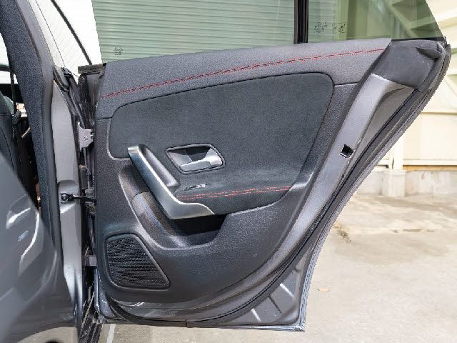 MERCEDES BENZ CLA SH 2020 Image 31