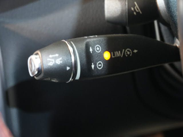 MERCEDES BENZ SLK CL 2013 Image 31