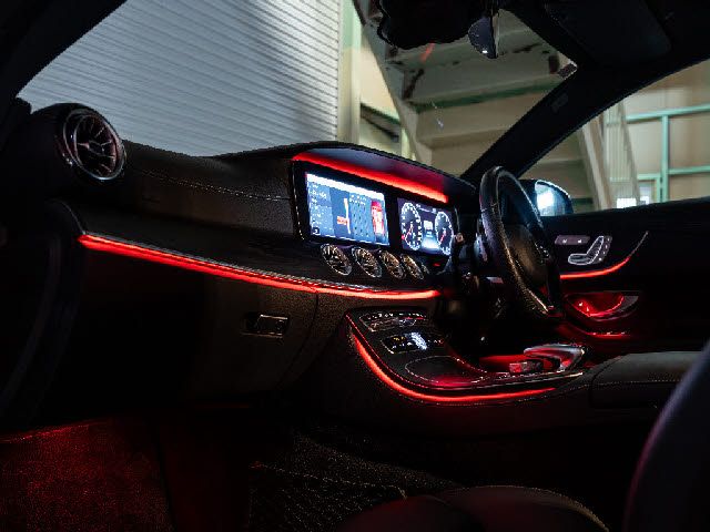 MERCEDES BENZ E CLAS 2018 Image 31