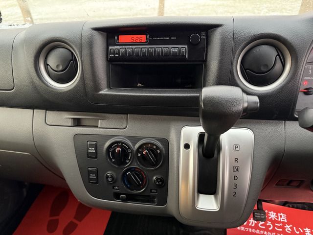 NISSAN NV350 CARAVAN 4WD 2012 Image 31