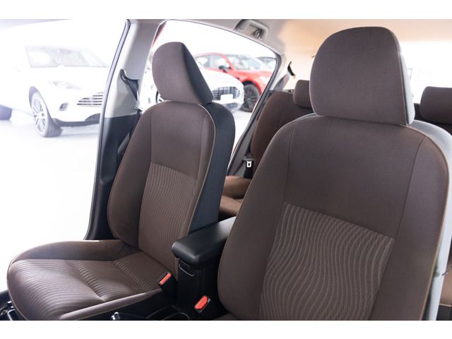 TOYOTA AQUA 2012 Image 31