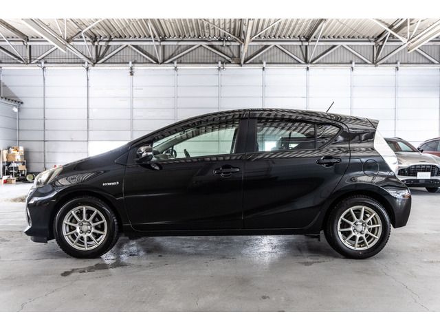 TOYOTA AQUA 2013 Image 31