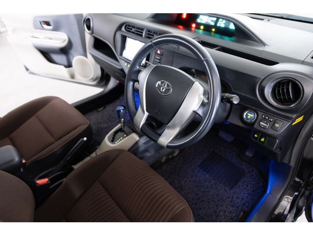 TOYOTA AQUA 2013 Image 31