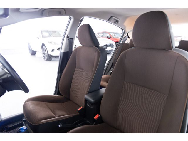 TOYOTA AQUA 2013 Image 31