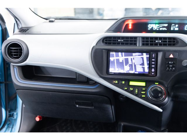 TOYOTA AQUA 2014 Image 31