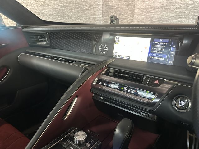 TOYOTA LEXUS LC500 2019 Image 31