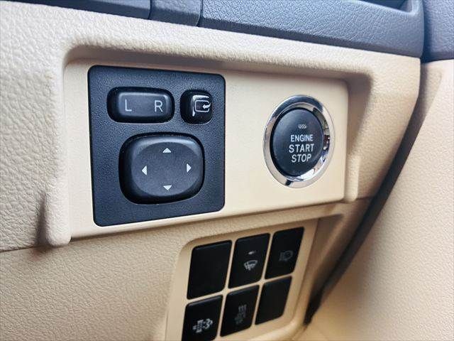 TOYOTA LANDCRUISER PRADO 2015 Image 31