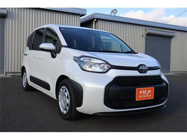 TOYOTA SIENTA HYBRID 2024 Image 31