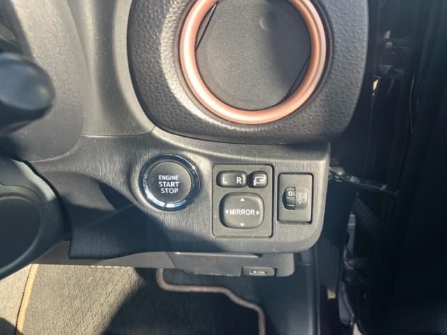 TOYOTA VITZ 2013 Image 31