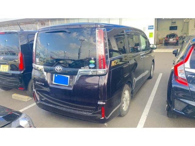 TOYOTA ESQUIRE 2017 Image 31