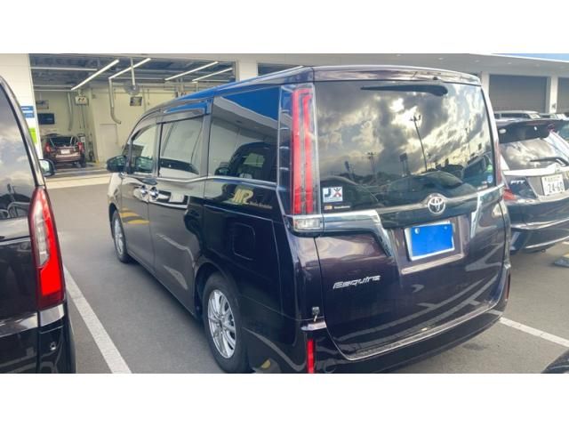 TOYOTA ESQUIRE 2017 Image 31