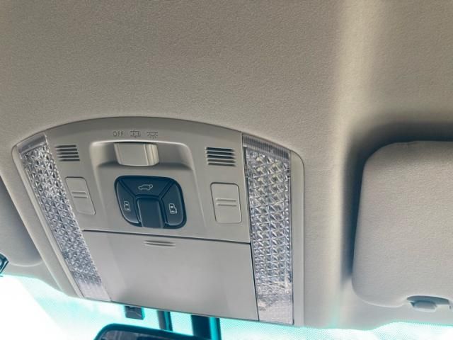 TOYOTA VELLFIRE 2013 Image 31
