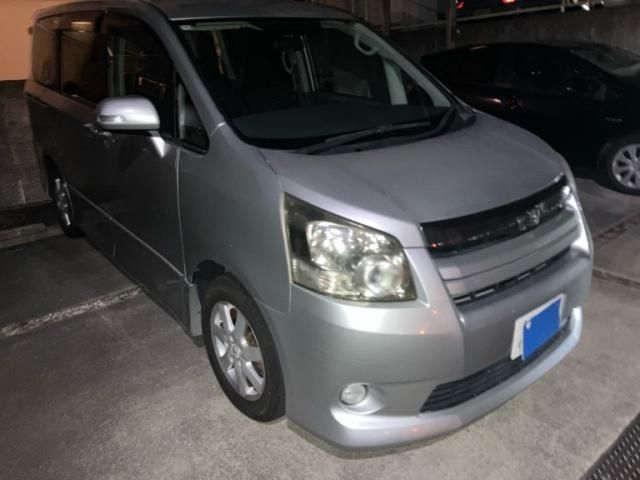 TOYOTA NOAH 2010 Image 31