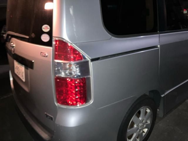 TOYOTA NOAH 2010 Image 31
