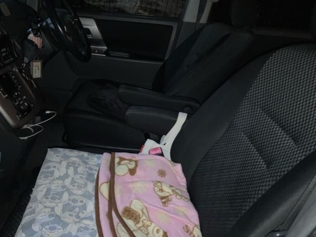 TOYOTA NOAH 2010 Image 31