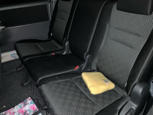 TOYOTA NOAH 2010 Image 31