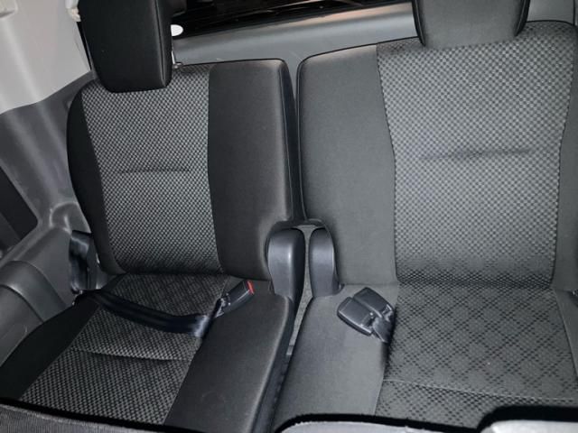 TOYOTA NOAH 2010 Image 31