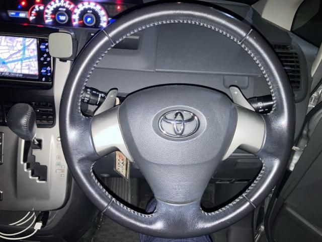 TOYOTA NOAH 2010 Image 31