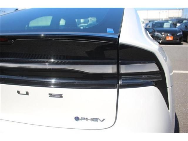 TOYOTA PRIUS PHV 2023 Image 31