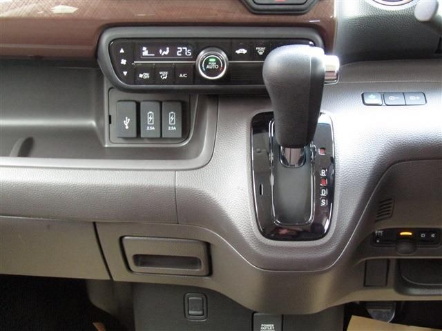 HONDA N BOX 2019 Image 31