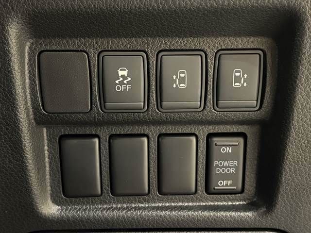 NISSAN ELGRAND 2015 Image 31