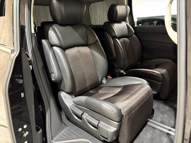 NISSAN ELGRAND 2015 Image 31