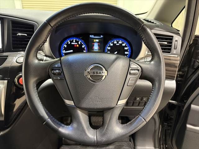 NISSAN ELGRAND 2015 Image 31