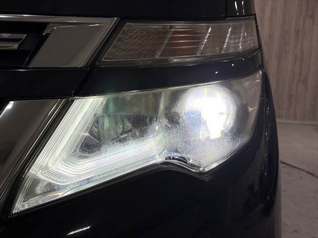 NISSAN ELGRAND 2015 Image 31
