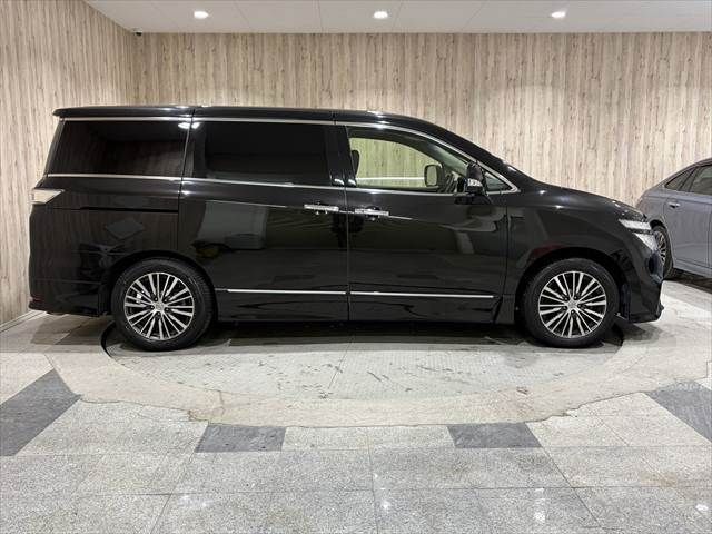 NISSAN ELGRAND 2015 Image 31