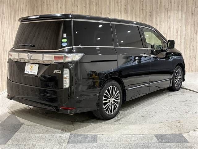 NISSAN ELGRAND 2015 Image 31