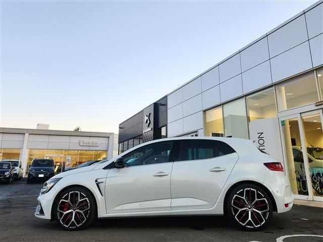 RENAULT MEGANE HATCH 2020 Image 31