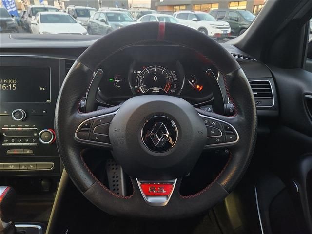 RENAULT MEGANE HATCH 2020 Image 31