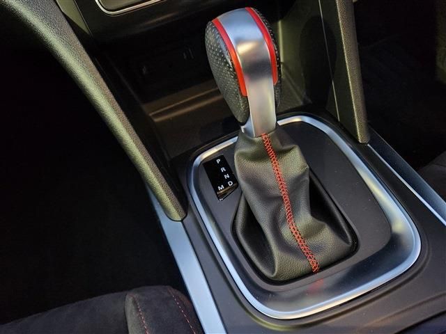 RENAULT MEGANE HATCH 2020 Image 31