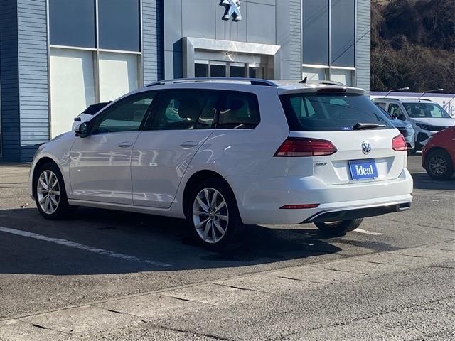 VOLKSWAGEN GOLF VARI 2019 Image 31