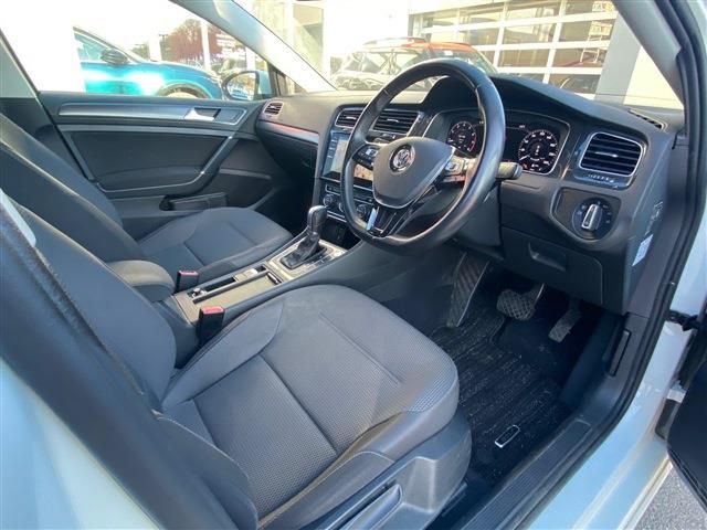 VOLKSWAGEN GOLF VARI 2019 Image 31