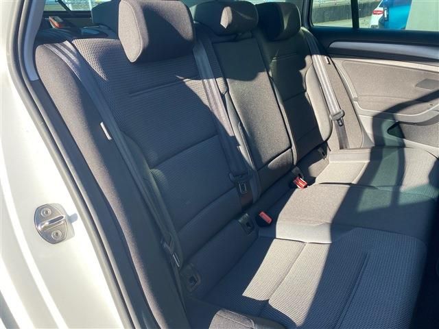 VOLKSWAGEN GOLF VARI 2019 Image 31