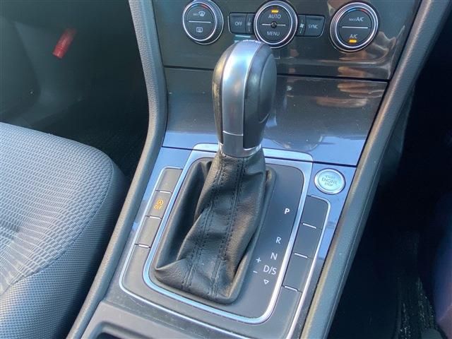 VOLKSWAGEN GOLF VARI 2019 Image 31