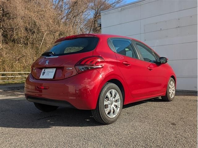 PEUGEOT 208 2016 Image 31