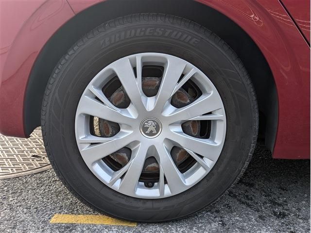 PEUGEOT 208 2016 Image 31