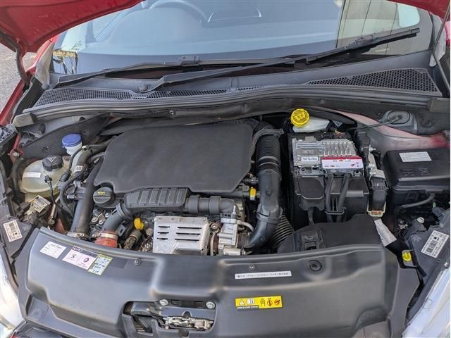 PEUGEOT 208 2016 Image 31