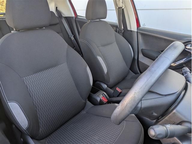 PEUGEOT 208 2016 Image 31