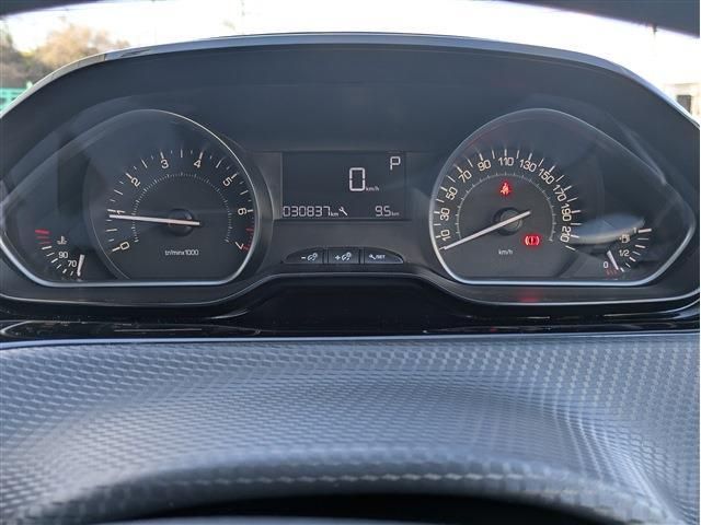 PEUGEOT 208 2016 Image 31