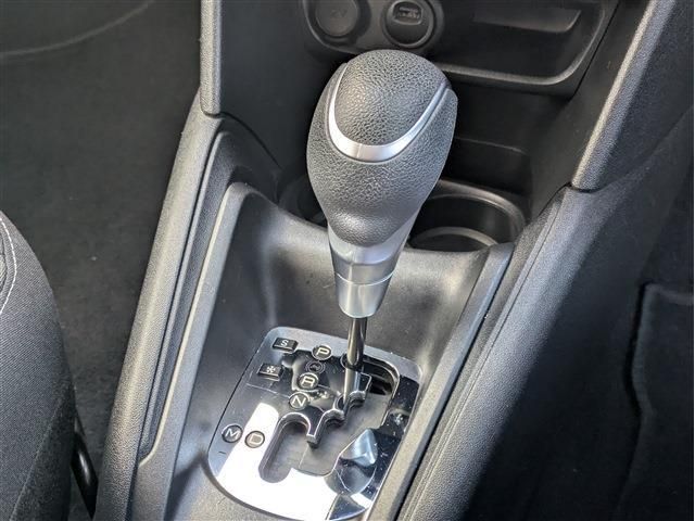 PEUGEOT 208 2016 Image 31