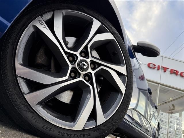 RENAULT MEGANE HATCH 2018 Image 31