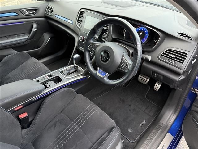 RENAULT MEGANE HATCH 2018 Image 31