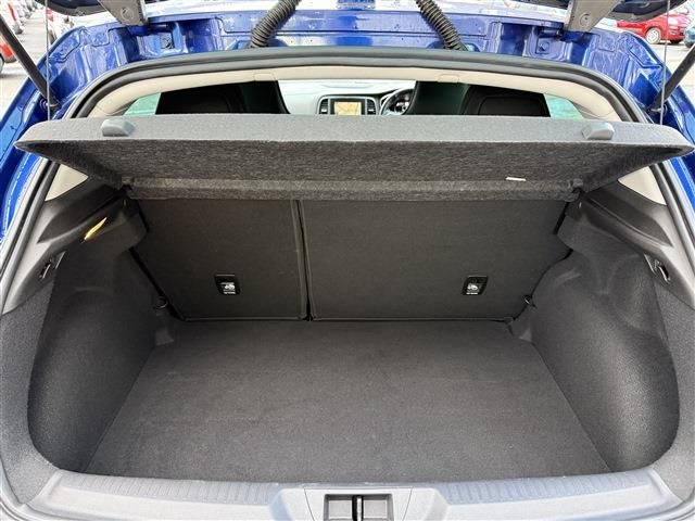 RENAULT MEGANE HATCH 2018 Image 31